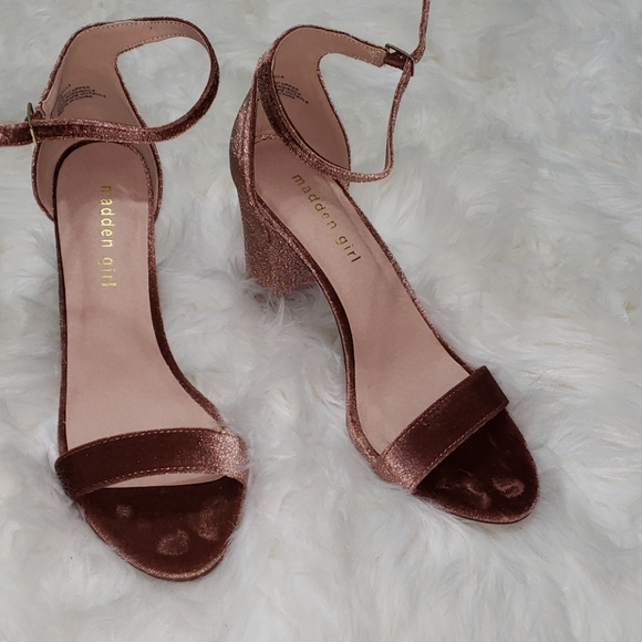 madden girl bella blush